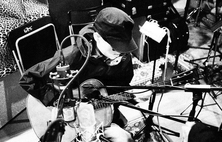 方大同录音棚工作照