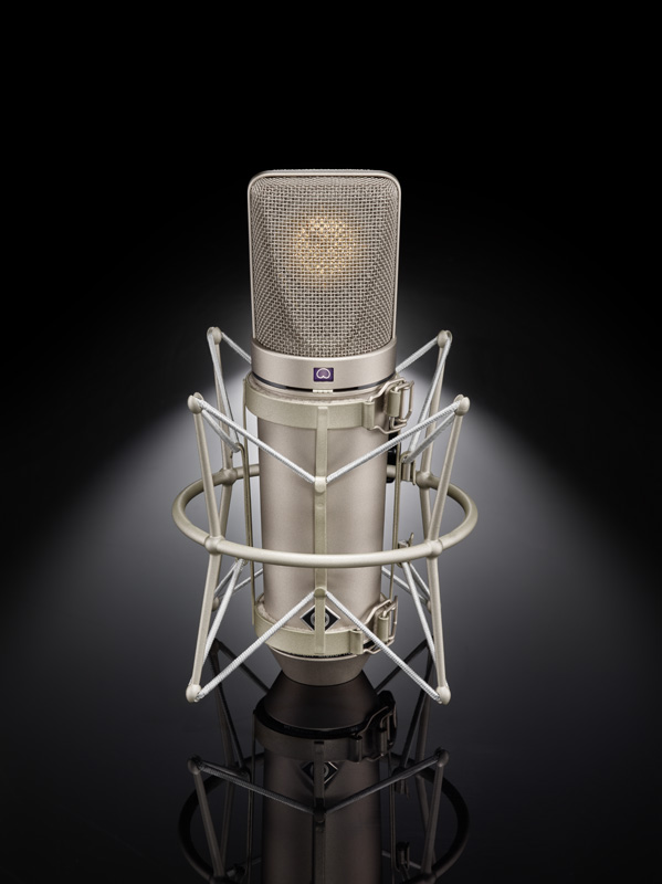 Neumann U 67 录音话筒正面